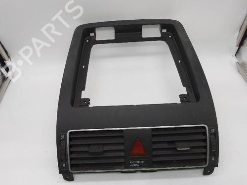 Used Air vent VW TOURAN (1T3) 1.6 TDI (105 hp) 25811816