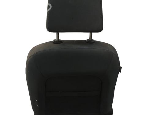 Right front seat NISSAN PULSAR Hatchback (C13) 1.2 DIG-T | BP29880271C16