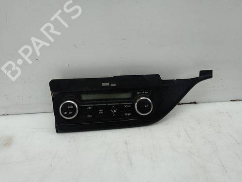 climate-control-toyota-auris-_e18_-2012-2013-2014-2015-2016-2017-2018-2019-23559059 main image