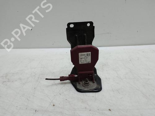 Used Antenna/Base AUDI Q5 (FYB, FYG) 2.0 TDI (150 hp) 18577435