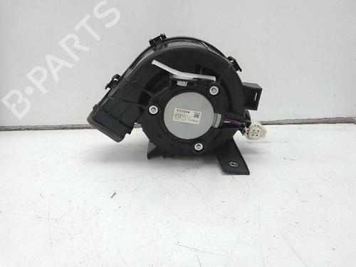 Heater blower motor TOYOTA COROLLA Estate (_E21_) 1.8 Hybrid (ZWE211W) | BP18596784M62 