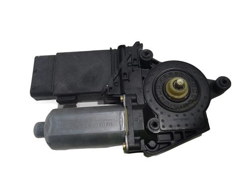 Używane Silniczek podnośnika szyby przedniej lewej VW PASSAT B5 (3B2) 1.8 (125 hp) 30195507