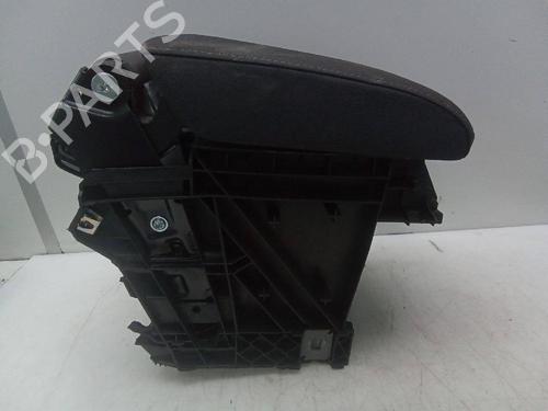 Used Armrest / Center console VW GOLF VII (5G1, BQ1, BE1, BE2) 1.0 TSI (86 hp) 26159165