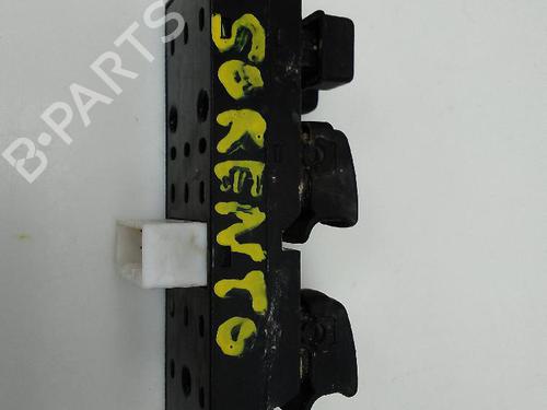 Used Left front window switch KIA SORENTO I (JC) [2002-2011]  23185172