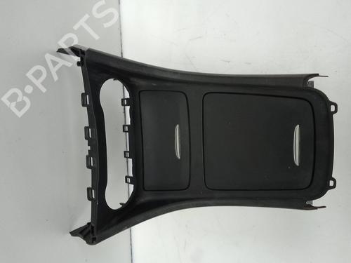 middle-console-mercedes-benz-cla-coupe-c117-2013-2014-2015-2016-2017-2018-2019-24463850 main image