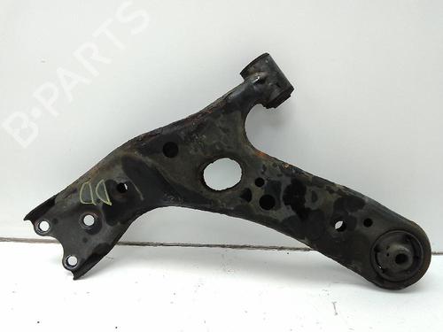 Used Right front suspension arm TOYOTA AURIS Estate (_E18_) 2.0 D-4D (ADE186_) (124 hp) 18586085