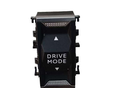 Used Switch Switch PEUGEOT 2008 II (UD_, US_, UY_, UJ_, UR_, UC_) 1.5 BlueHDI 110 (UDYHSK) (110 hp) 18582182 18582182