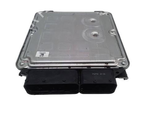 Calculateur moteur (ecu) AUDI TT Roadster (8J9) 2.0 TFSI (200 hp) 30051420