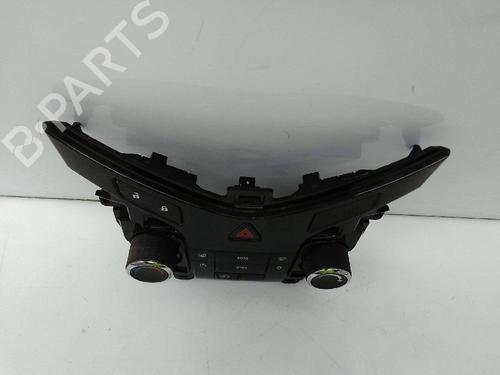 Used Climate control CHEVROLET CRUZE Hatchback (J305) 2.0 CDI (163 hp) 24399785