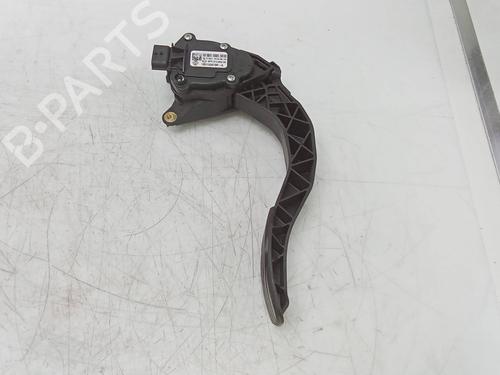 Used Pedal Pedal RENAULT CAPTUR II (HF_) TCe 140 (HFN0) (140 hp) 18596447 18596447