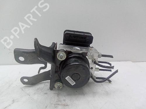 Used ABS pump TOYOTA YARIS (_P13_) 1.4 D (NLP130_, NLP130) (90 hp) 18573469