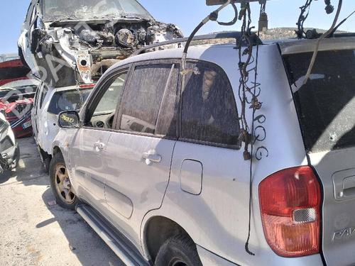 Used Right front shock absorber TOYOTA RAV 4 II (_A2_) 2.0 4WD (ACA21, ACA20) (150 hp) 18873210