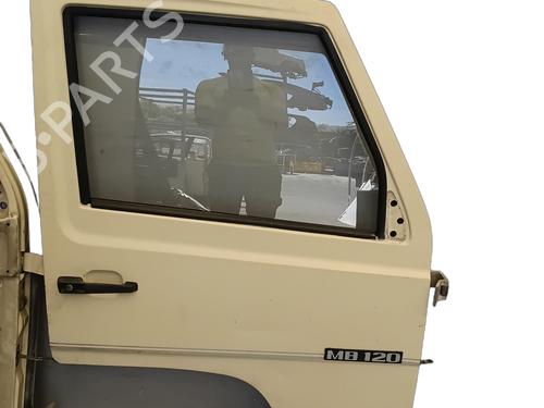 Porte avant droite Porte avant droite MERCEDES-BENZ MB Platform/Chassis (W631) D (631.340) (72 hp) 34541602 34541602