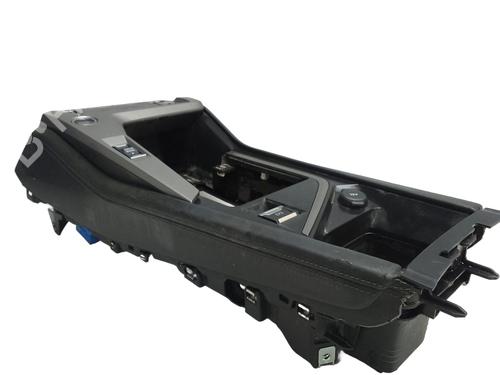 Consolle centrale PEUGEOT 308 III (FB_, FH_, FP_, F3_, FM_) PureTech 130 (FPHNSL, FPHNST) | BP30803082I22