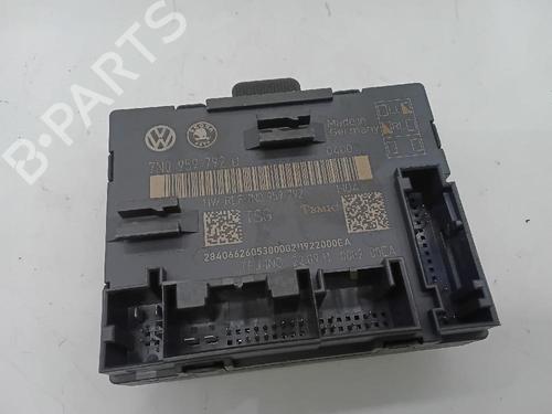 Used Electronic module SKODA YETI (5L) 1.2 TSI (105 hp) 27099559