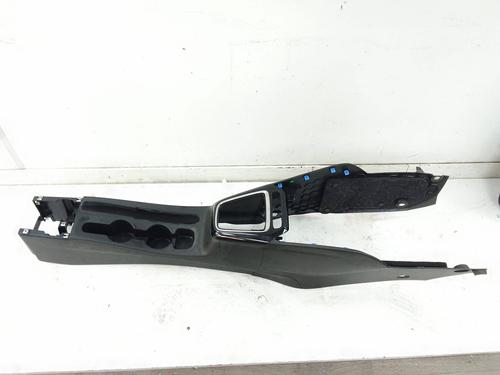 Used Middle console Middle console OPEL CORSA F (P2JO) 1.2 (68) (101 hp) 19143452 19143452