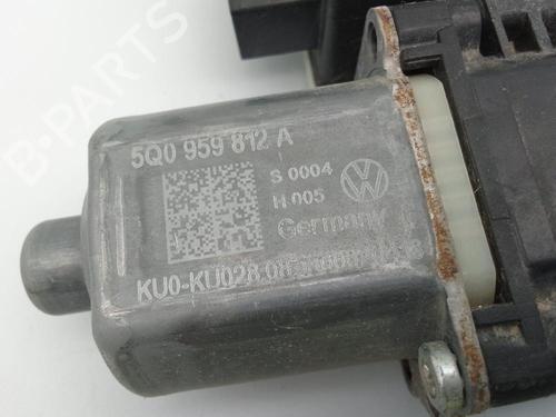 Rudehejsemotor bagstkærm højre SEAT LEON (5F1)  | BP26575098E22 