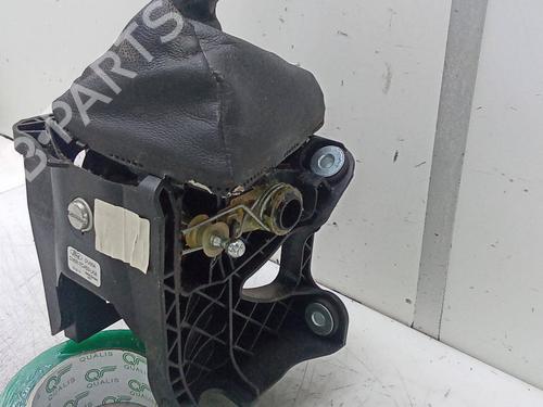 Used Gear lever Gear lever FORD TOURNEO CONNECT / GRAND TOURNEO CONNECT V408 MPV 1.5 TDCi (120 hp) 20107469 20107469