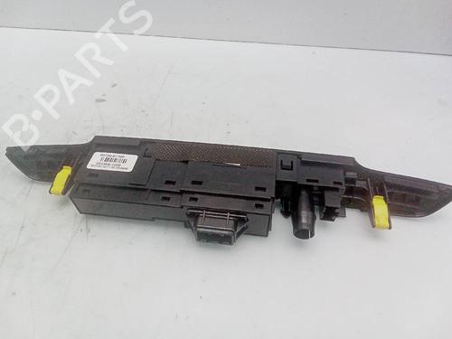 Used Warning switch HYUNDAI TUCSON (TL, TLE) 1.7 CRDi (116 hp) 21526963