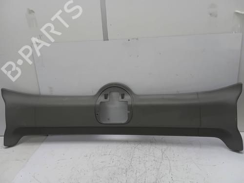 Używane Listwa klapy tylnej / bagażnika RENAULT KANGOO (KC0/1_) 1.5 dCi (KC07) (65 hp) 30051270