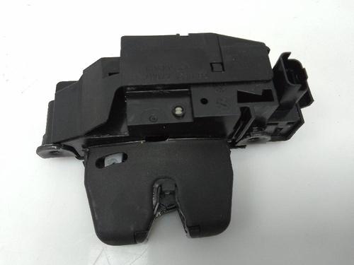 Used Tailgate lock OPEL CORSA F (P2JO) 1.2 (68) (101 hp) 23142431