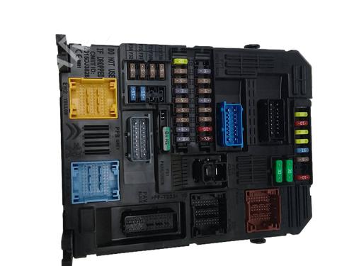 Used Fuse box Fuse box 22686926 22686926