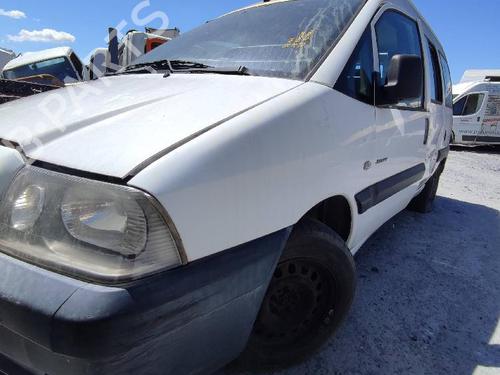 Used Left headlight CITROËN JUMPY I (U6U_) 2.0 HDi 110 (109 hp) 18578602