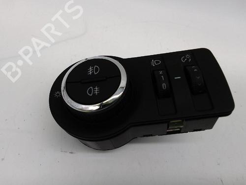 Used Headlight switch CHEVROLET CRUZE (J300) 2.0 CDI (163 hp) 25782540