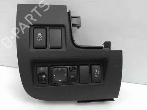 Used Switch NISSAN MICRA IV (K13K, K13KK) 1.2 (80 hp) 21011797
