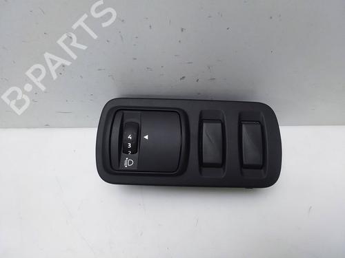 Used Headlight switch RENAULT KADJAR (HA_, HL_) 1.2 TCe 130 (HLMR) (130 hp) 28148773