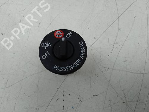 Used Switch Switch RENAULT ZOE (BFM_) ZOE (92 hp) 19252467 19252467