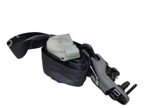 Used Rear left seatbelt TOYOTA LAND CRUISER 90 (_J9_) 3.0 TD (KZJ90_, KZJ95_, KZJ90R, KZJ95R, KZJ90W, KZJ95W) (125 hp) 32494878