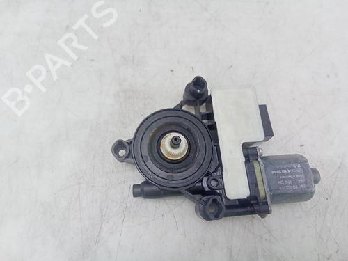 Used Right rear window motor SEAT ATECA (KH7, KHP) [2016-2025]  18576034
