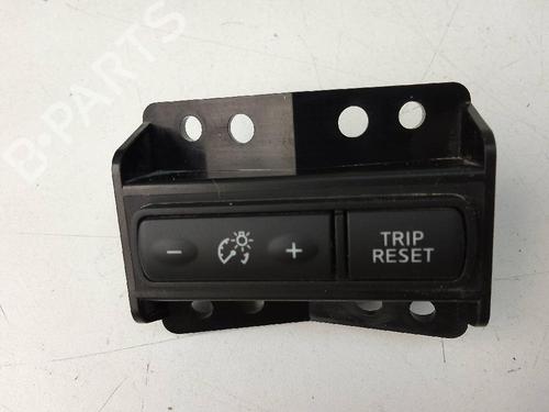 Used Switch NISSAN QASHQAI II (J11, J11_) 1.6 dCi ALL MODE 4x4-i (130 hp) 20852814