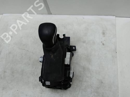 Used Shift knob Shift knob TOYOTA COROLLA Saloon (_E21_) 1.8 VVTi Hybrid (ZWE211) (122 hp) 18585710 18585710