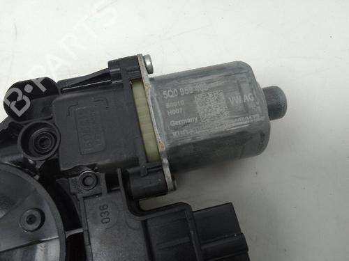 Rudehejsemotor bagstkærm højre SEAT IBIZA V (KJ1, KJG) 1.0 TSI (115 hp) 22631455