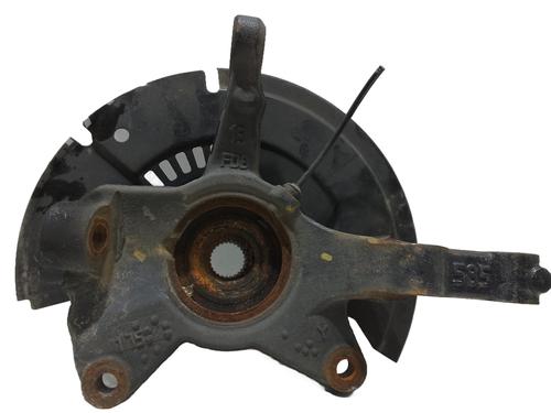 Used Left front steering knuckle TOYOTA YARIS (_P1_) 1.0 (SCP10_, SCP10R) (68 hp) 32517464