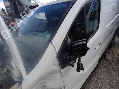 Used Front wiper motor OPEL VIVARO B Van (X82) 1.6 CDTI (05) (95 hp) 18594403