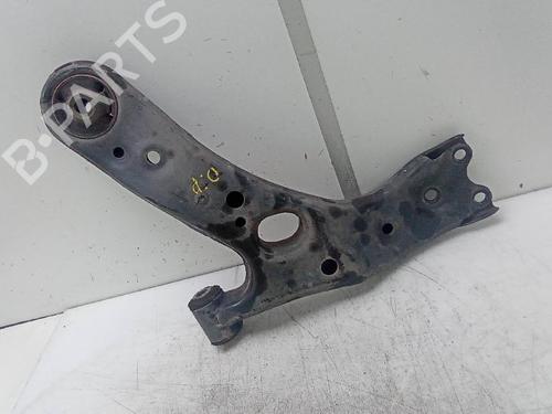 Right front suspension arm TOYOTA AURIS (_E18_) 1.8 Hybrid (ZWE186_, ZWE186R) | BP19938553M13 