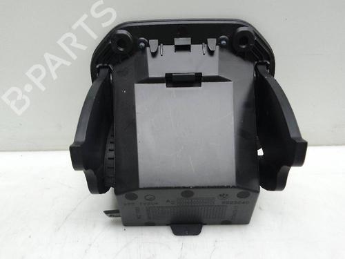 Used Glove box BMW 1 (F40) 116 d (116 hp) 18575177