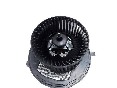 Used Heater blower motor VW GOLF VIII (CD1, DA1) 2.0 GTI (245 hp) 31967940