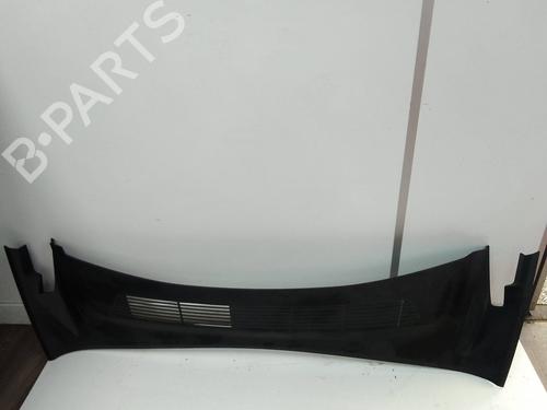 griglia-sotto-parabrezza-tesla-model-3-5yj3-2017-23883955 main image