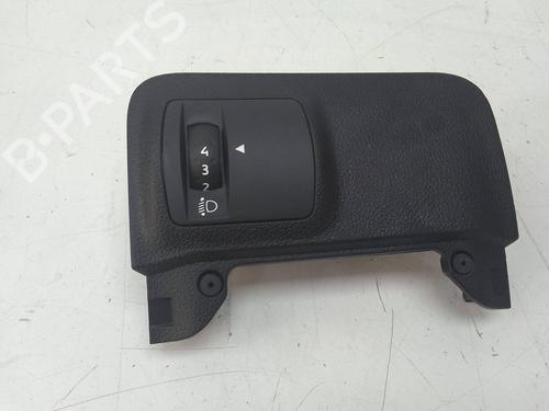 Used Headlight switch Headlight switch RENAULT MEGANE IV Hatchback (B9A/M/N_) 1.5 Blue dCi 115 (B9A6) (116 hp) 18582572 18582572
