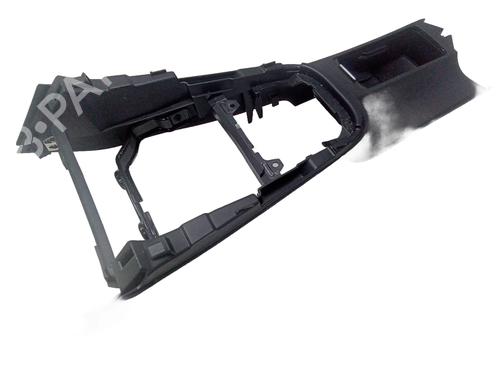 Used Middle console Middle console VW GOLF VI (5K1) 2.0 R 4motion (270 hp) 18579827 18579827