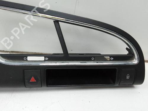 Used Warning switch PEUGEOT 3008 I MPV (0U_) 1.6 BlueHDi 120 (120 hp) 19059521
