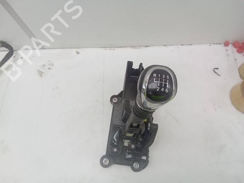 Used Gear lever NISSAN X-TRAIL III (T32_, T32R, T32RR) 1.3 DIG-T (160 hp) 26053663