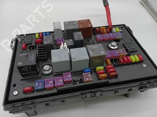 Used Fuse box OPEL ZAFIRA TOURER C (P12) 1.6 SIDI (75) (200 hp) 27447942