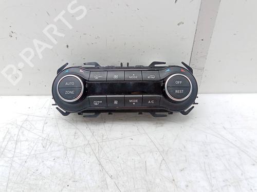 Used Climate control Climate control INFINITI Q30 1.5 D (109 hp) 19492943 19492943