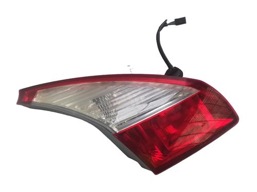 Farolim esquerdo da mala RENAULT MEGANE III Hatchback (BZ0/1_, B3_) 1.5 dCi (106 hp) 31967778