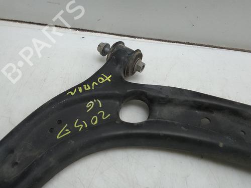 Used Right front suspension arm VW TOURAN (5T1) [2015-2025]  26053240